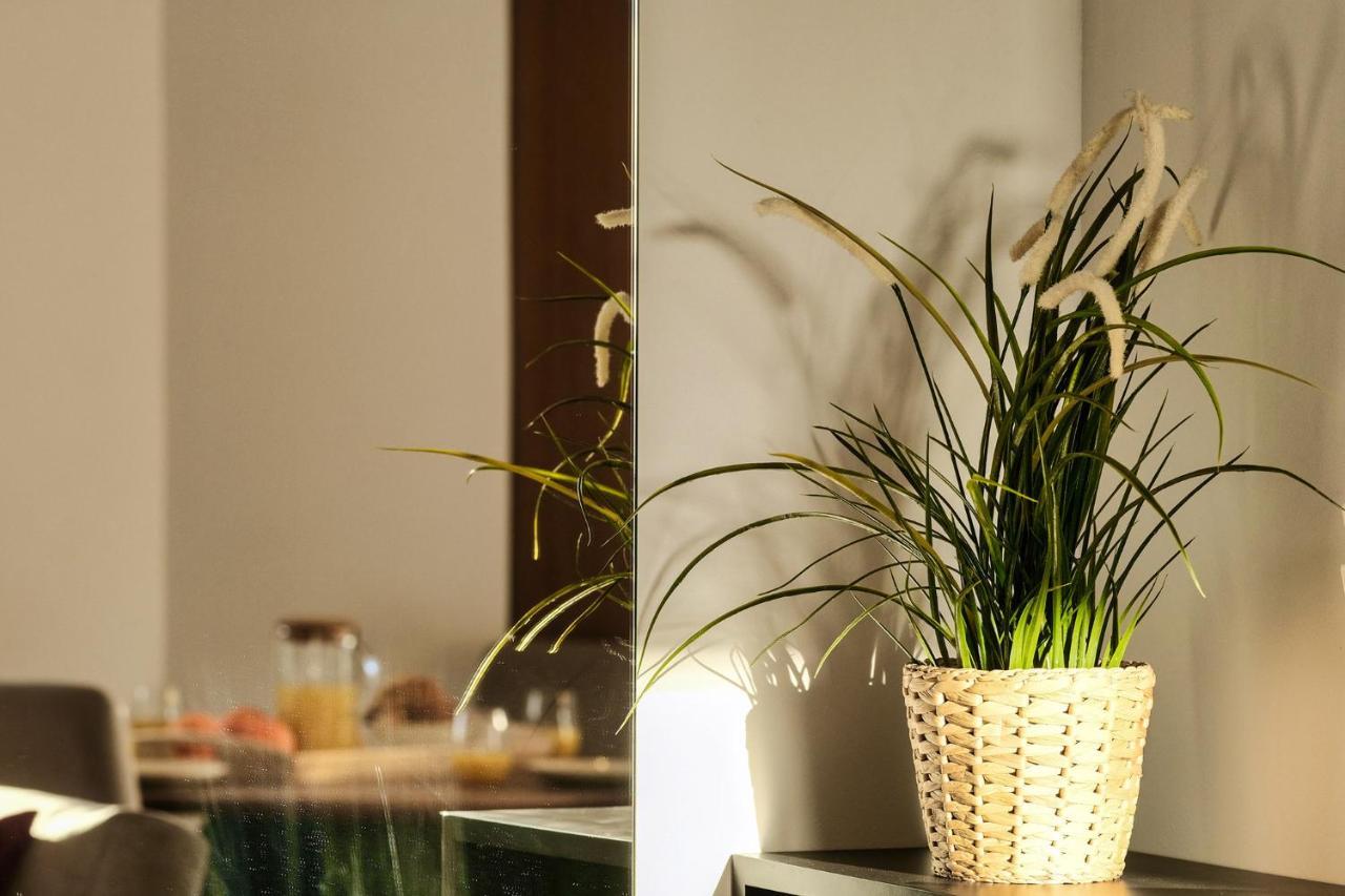 Strefi Hill Suites Athen Exterior foto